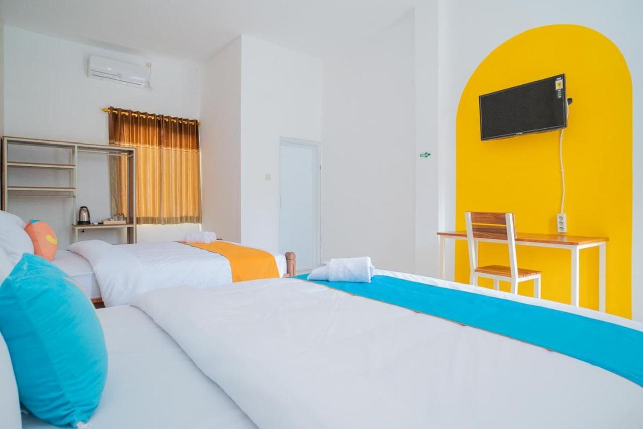 Sans Hotel Queen Batu Sumber Brantas Екстериор снимка